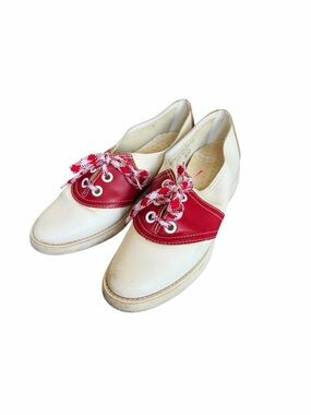 🌟Vintage 1980’s JC Penny Pinwheel Women’s  Cream and Red Casual Saddle Shoes